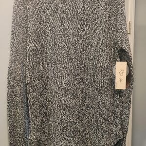 RD Style Black and White Crew Neck Sweater